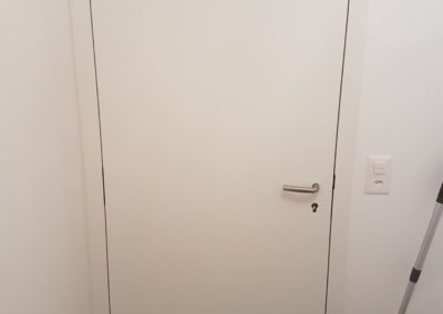 Porte affleurée